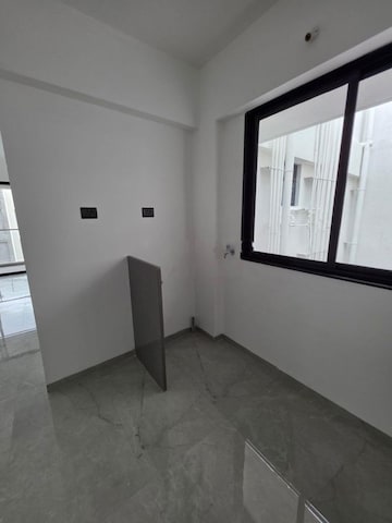 Room in 2 BHK Apartment at Unique Youtopia, Kharadi – for Rent