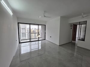 Room in 2 BHK Apartment at Unique Youtopia, Kharadi – for Rent