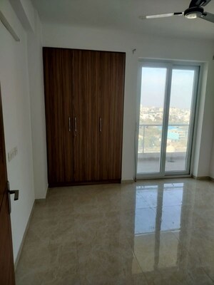 Room in 3 BHK Apartment at Omaxe Royal Residency Faridabad, Sector 79 – for Rent