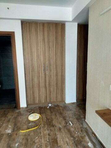 Room in 3 BHK Apartment at Omaxe Royal Residency Faridabad, Sector 79 – for Rent
