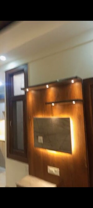 Room in 4 BHK Apartment at Vasundhara Sector 3 – for Sale