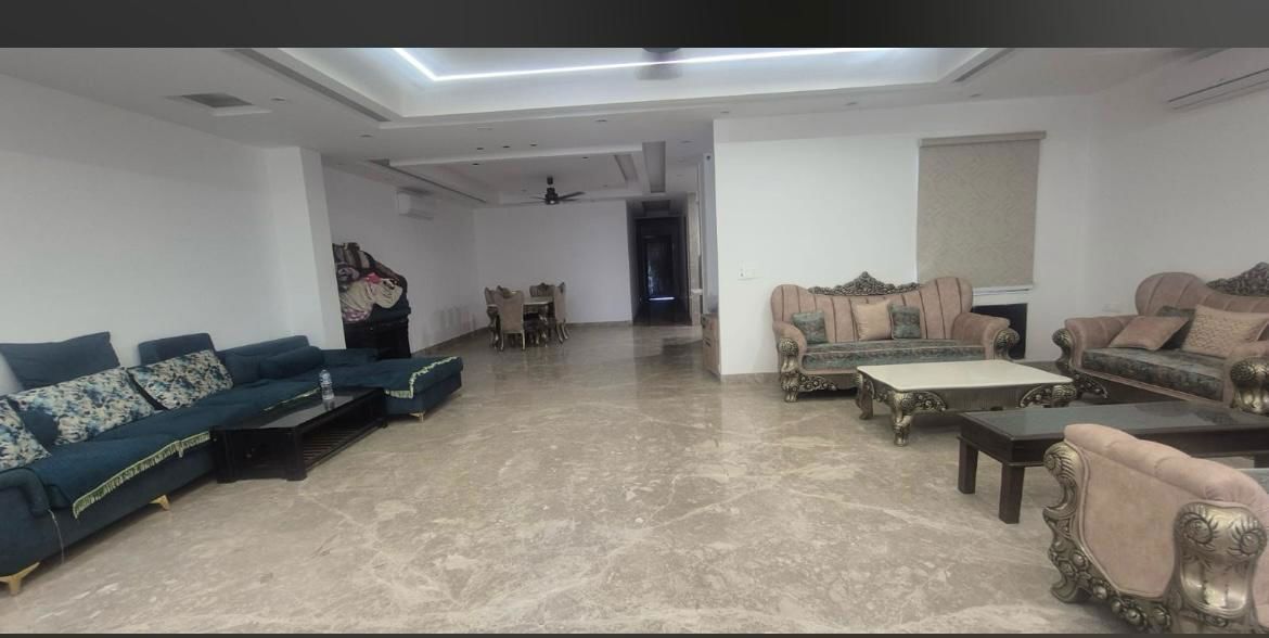 4 BHK + Pooja Room,Servant Room Builder Floor For Rent in Vasant Kunj