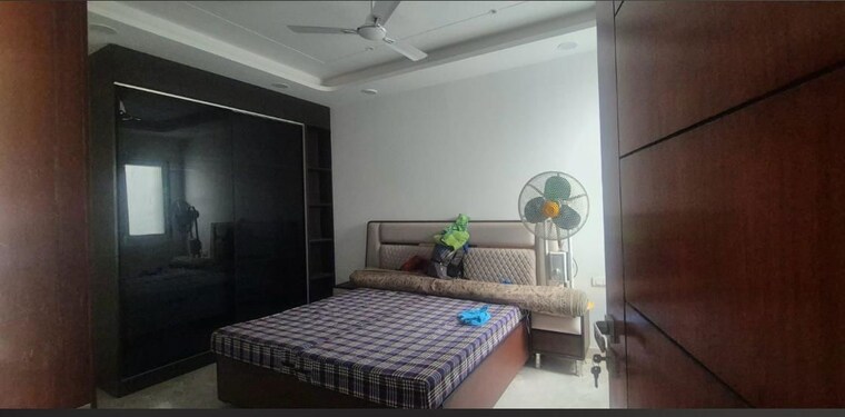 Bedroom, vasant kunj 4 Bedroom 300 Sq.Yd. Builder Floor In Vasant Kunj Delhi 9983682