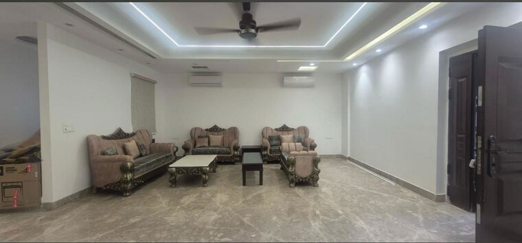 Living Room, vasant kunj 4 Bedroom 300 Sq.Yd. Builder Floor In Vasant Kunj Delhi 9983682