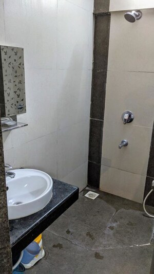 Master Bedroom in 2 BHK Apartment at HDIL Metropolis Residences, Andheri West – for Sale