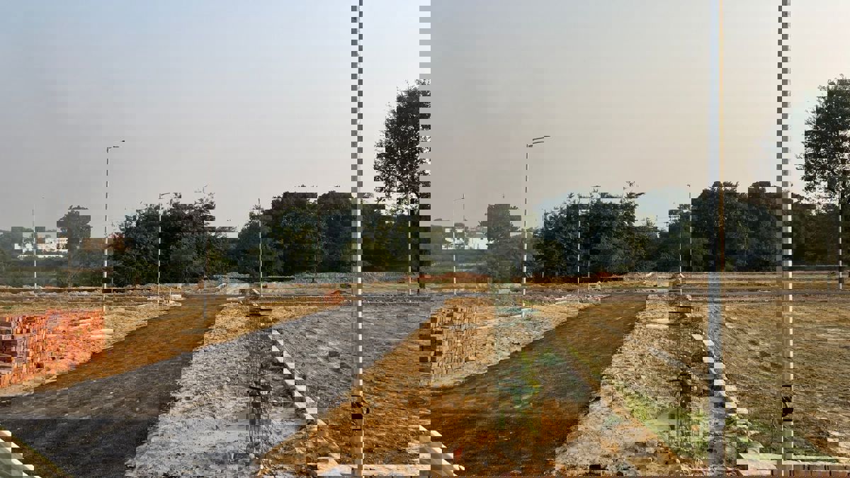 Plot For Sale in Chinhat