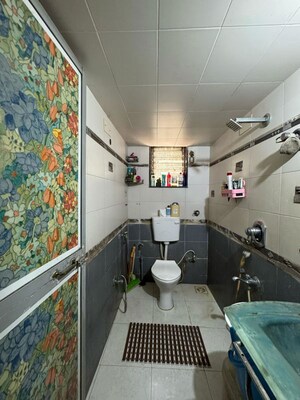 Master Bedroom in 2 BHK Apartment at Green View Goregaon, Goregaon East – for Sale