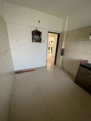 Room in 2 BHK Apartment at Dhruvatara CHS, Ghatkopar East – for Rent