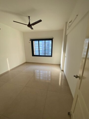 Room in 2 BHK Apartment at Dhruvatara CHS, Ghatkopar East – for Rent