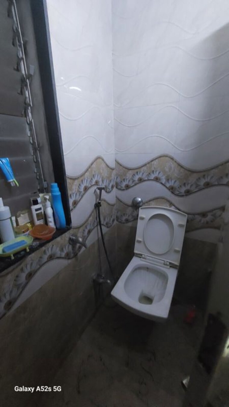 Bathroom, gokuldham-chs-goregaon 2 Bedroom 600 Sq.Ft. Apartment In Goregaon East Mumbai 9984114