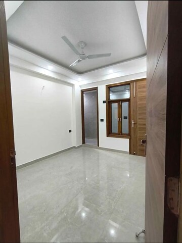 Room in 1 BHK Builder Floor at Chattarpur – for Rent