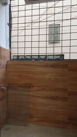 Furnished Amenities in 1 BHK Builder Floor at Paryavaran Complex – for Rent