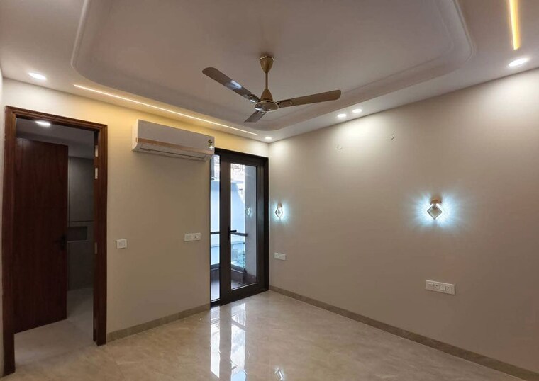 Room, saket 3 Bedroom 1500 Sq.Ft. Builder Floor In Saket Delhi 9984250
