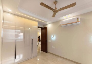 Room in 3 BHK Builder Floor at Saket – for Rent