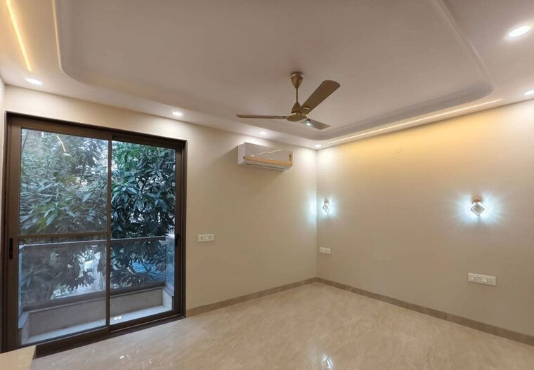 Room, saket 3 Bedroom 1500 Sq.Ft. Builder Floor In Saket Delhi 9984250