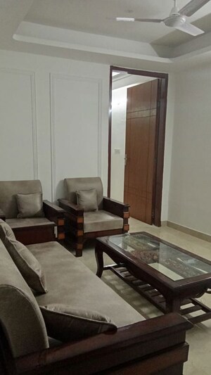 Furnished Amenities in 1 BHK Builder Floor at Paryavaran Complex – for Rent