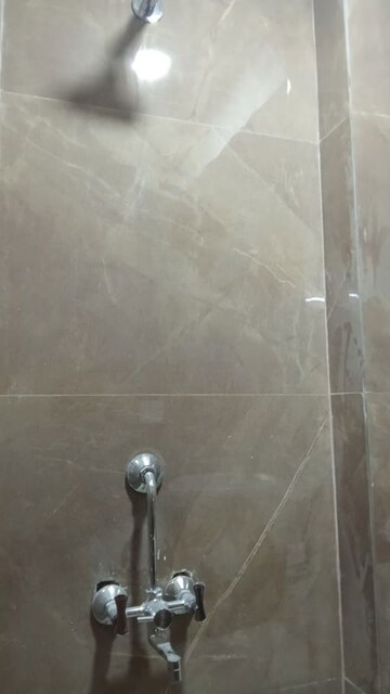 Furnished Amenities in 1 BHK Builder Floor at Paryavaran Complex – for Rent