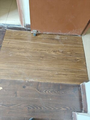 Room in 2.5 BHK Apartment at Mahagun Mywoods, Sector 16c Greater Noida – for Rent