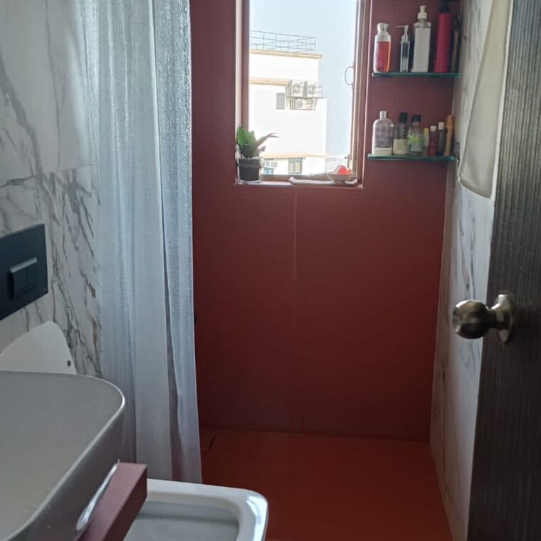 Bathroom, breach candy 3 Bedroom 1100 Sq.Ft. Apartment In Breach Candy Mumbai 9984277