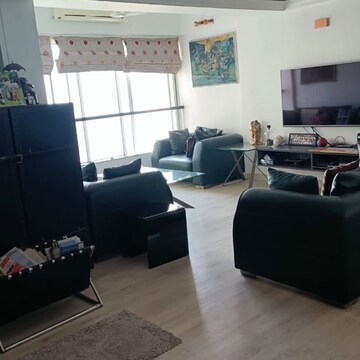 Team Area in 3 BHK Apartment at Breach Candy – for Sale