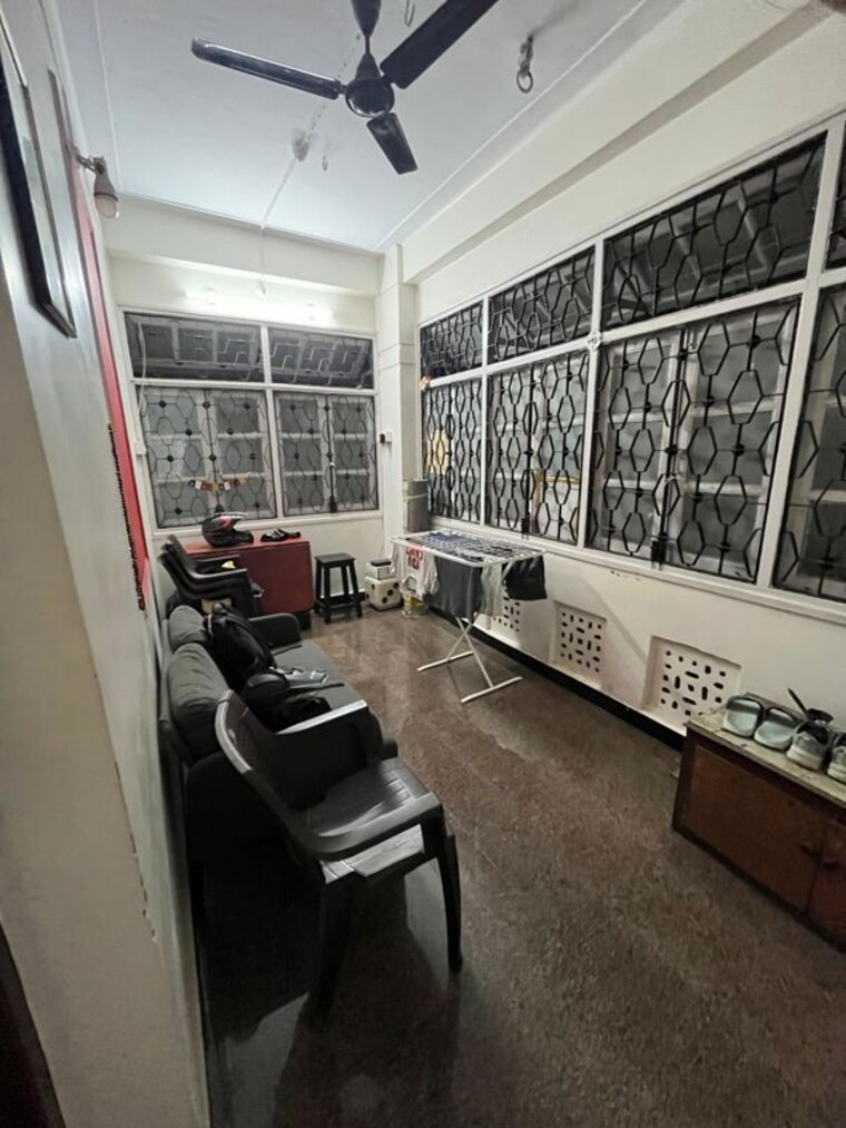 Balcony, worli 1.5 Bedroom 511 Sq.Ft. Builder Floor In Worli Mumbai 9984286