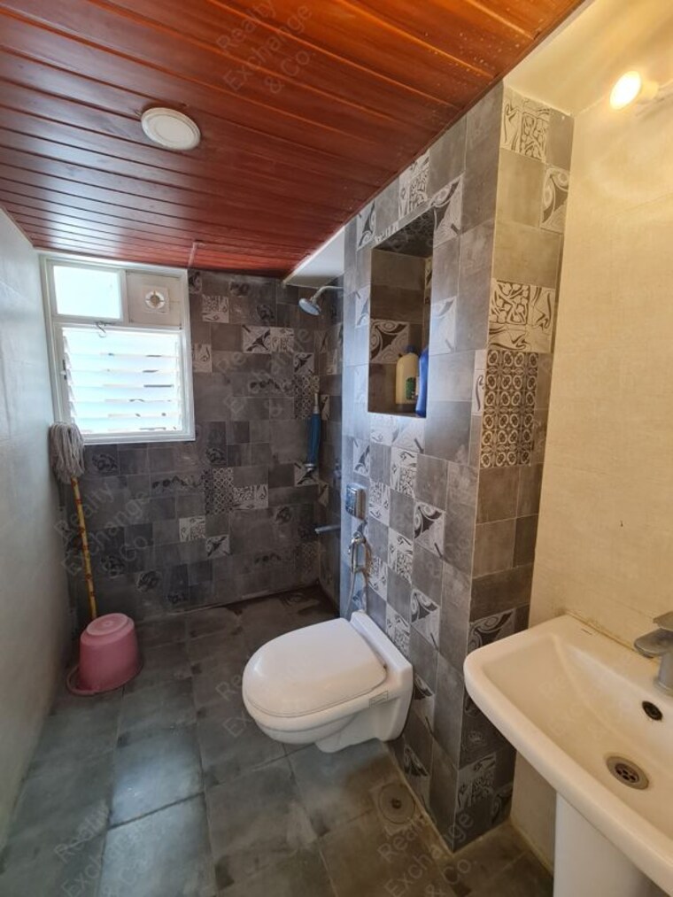 Bathroom, avon-vista 3 Bedroom 1127 Sq.Ft. Apartment In Balewadi Pune 9984155