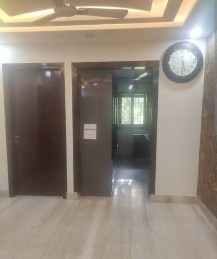 Room, sector 85 3 Bedroom 250 Sq.Ft. Builder Floor In Sector 85 Faridabad 9984391