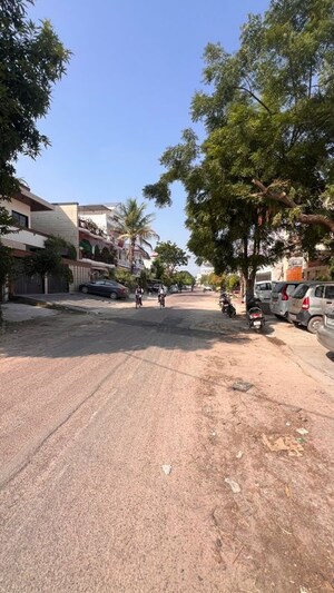 Parking in 5 BHK Independent House at Sadafal Plaza, Ashiyana – for Sale