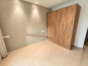 Room in 3 BHK Apartment at Hiranandani Highland, Powai – for Rent