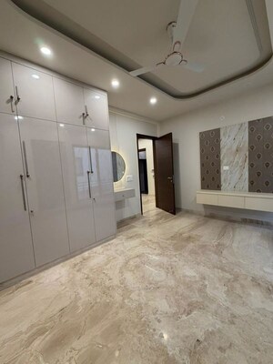 Room in 6+ BHK Builder Floor at Dlf Phase I – for Sale