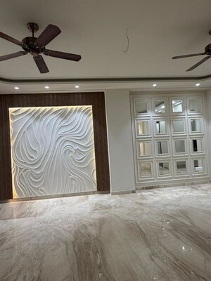 Bedroom in 6+ BHK Builder Floor at Dlf Phase I – for Sale