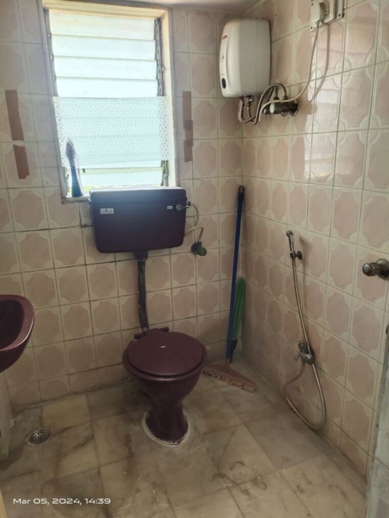 Bathroom, hiranandani-powai-park 2 Bedroom 880 Sq.Ft. Apartment In Powai Mumbai 9984590