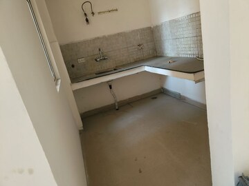 Room in 3 BHK Apartment at Jaypee Greens Kosmos, Sector 134 – for Sale