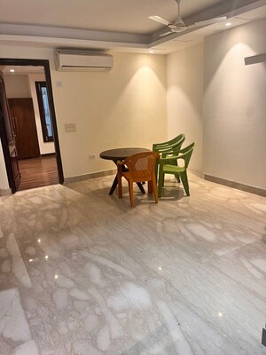 Room in 3 BHK Builder Floor at Kailash Colony – for Rent