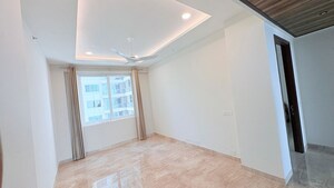 Room in 2 BHK Builder Floor at Parinee 11 West, Juhu – for Sale