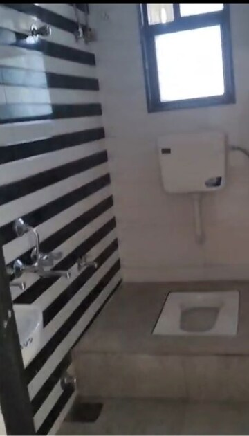 Bathroom in 1 BHK Apartment at Byculla – for Rent