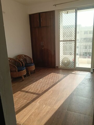 Room in 3 BHK Apartment at Ascent Savy Ville De, Raj Nagar Extension – for Rent