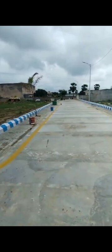  Plot – Exterior View View at Banthra Sikander Pur - for Sale