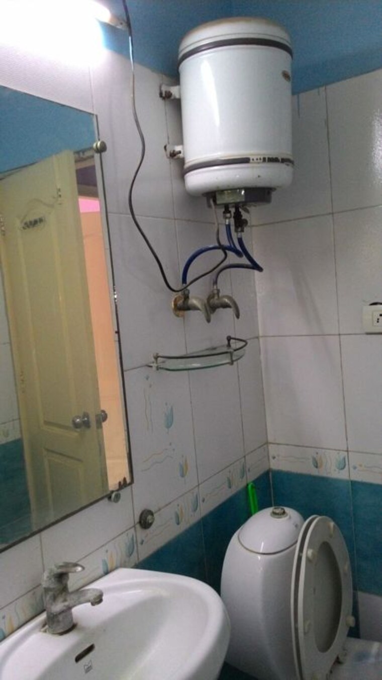 Bathroom, niho-jasmine-scottish-garden 2 Bedroom 1299 Sq.Ft. Apartment In Ahinsa Khand 2 Ghaziabad 9955830