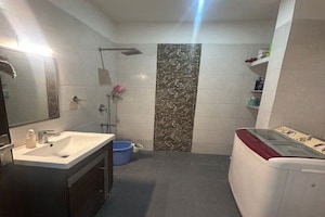 Team Area in 3 BHK Builder Floor at Shiv Chhaya CHS, Andheri West – for Sale