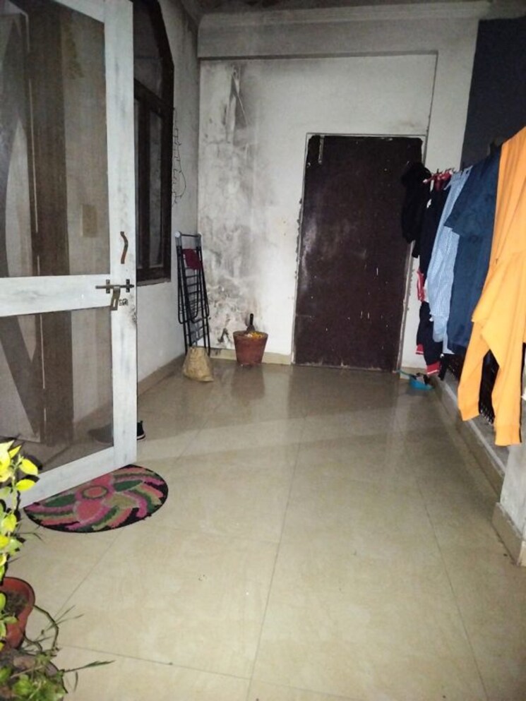  Parking, rwa-apartments-sector-20 2 Bedroom 1350 Sq.Ft. Independent House In Sector 20 Noida 9984791