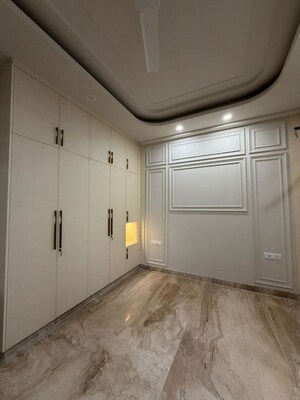 Room in 6+ BHK Independent House at Sushant Lok I – for Sale