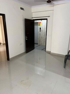 2 BHK Apartment For Rent in Windsor Paradise 2