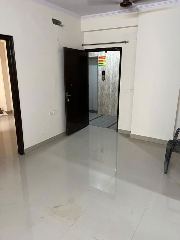 2 BHK Apartment For Rent in Windsor Paradise 2