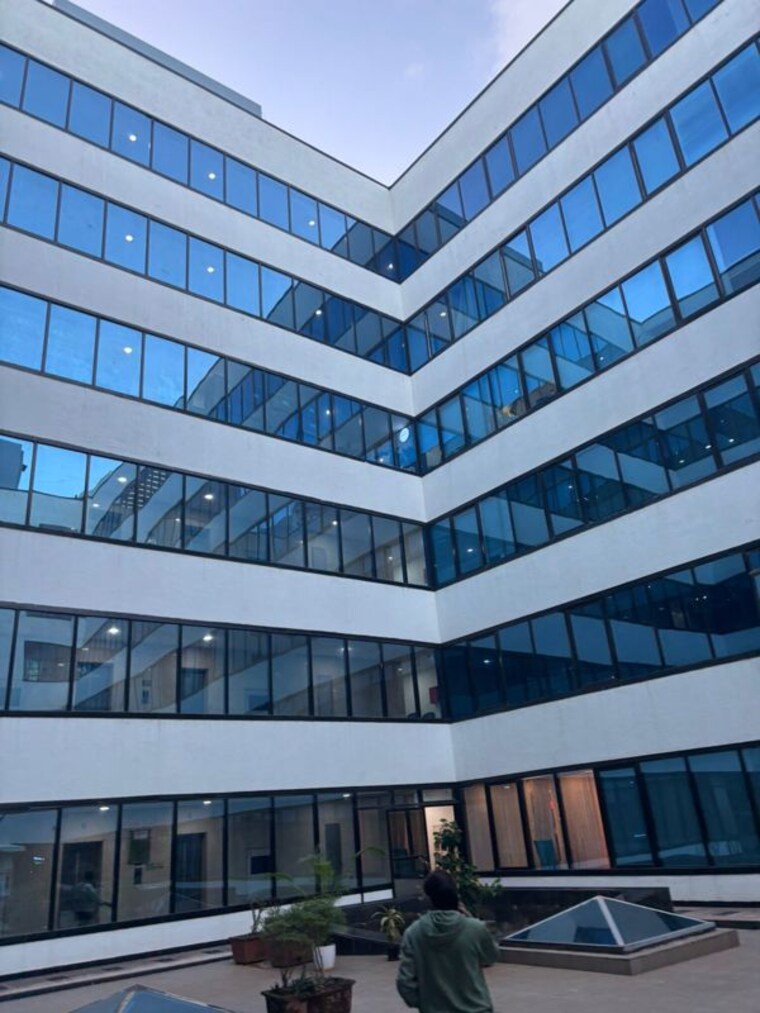 Exterior View, andheri west Commercial Office Space 2200 Sq.Ft. In Andheri West Mumbai 9984261