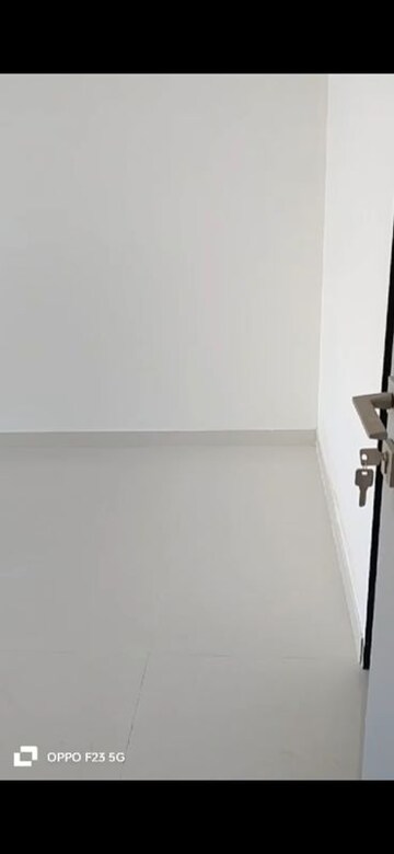 Room in 2 BHK Apartment at Bhoomi Celestia, Malad West – for Rent