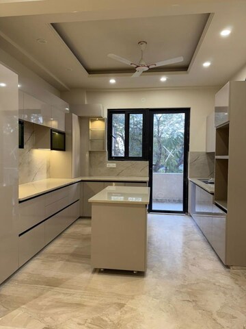Room in 6+ BHK Independent House at Sushant Lok ii – for Sale
