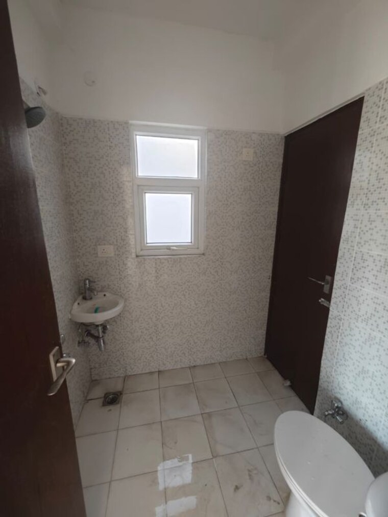 Bathroom, bptp-park-elite-floors 3 Bedroom 1200 Sq.Ft. Builder Floor In Sector 85 Faridabad 9984866