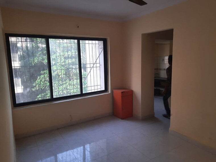 Room, thane west 1 Bedroom 500 Sq.Ft. Apartment In Thane West Thane 9984832