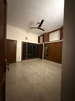 3 BHK + Pooja Room,Servant Room,Study Room,Extra Room 4500 Sq.Ft. Builder Floor in Sector 33